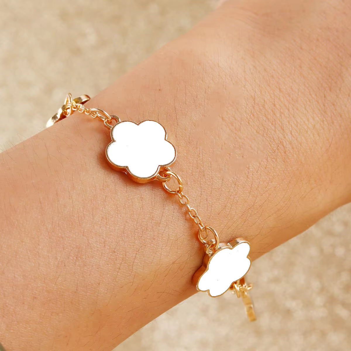 Hot Selling New Plant Clover Adjustable Bracelet for Women Gold Plated Single Sided Five Leaf Flower Charm Bracelet Jewelry Gift